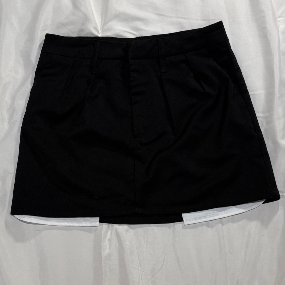H&M Divided low rise micro mini skirt with hanging pocket detail